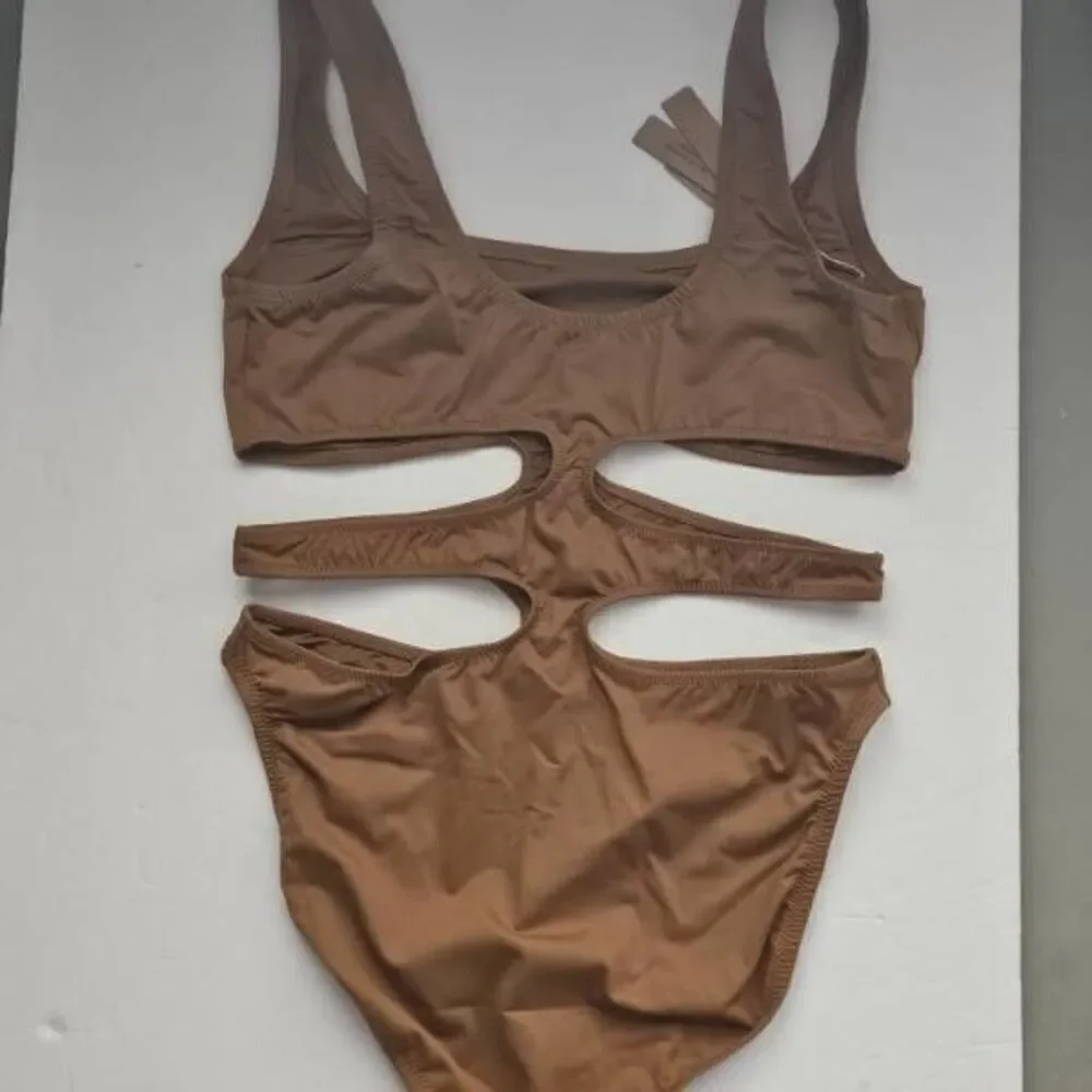 SKIMS MONOKINI SWIMSUIT  NWT‎